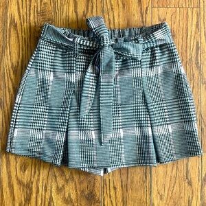 Haute Monde stretch Waist Skirt With Belt Size Medium skort shorts plaid tartan